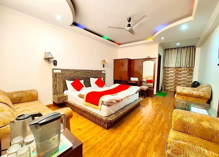Hotel Nainii Moon Nainital - Walking Distance From Mall Road And Naini Lake With Lift - Wifi - Restaurant And Parking Facilities Available - Best Luxury Hotel In Nainital