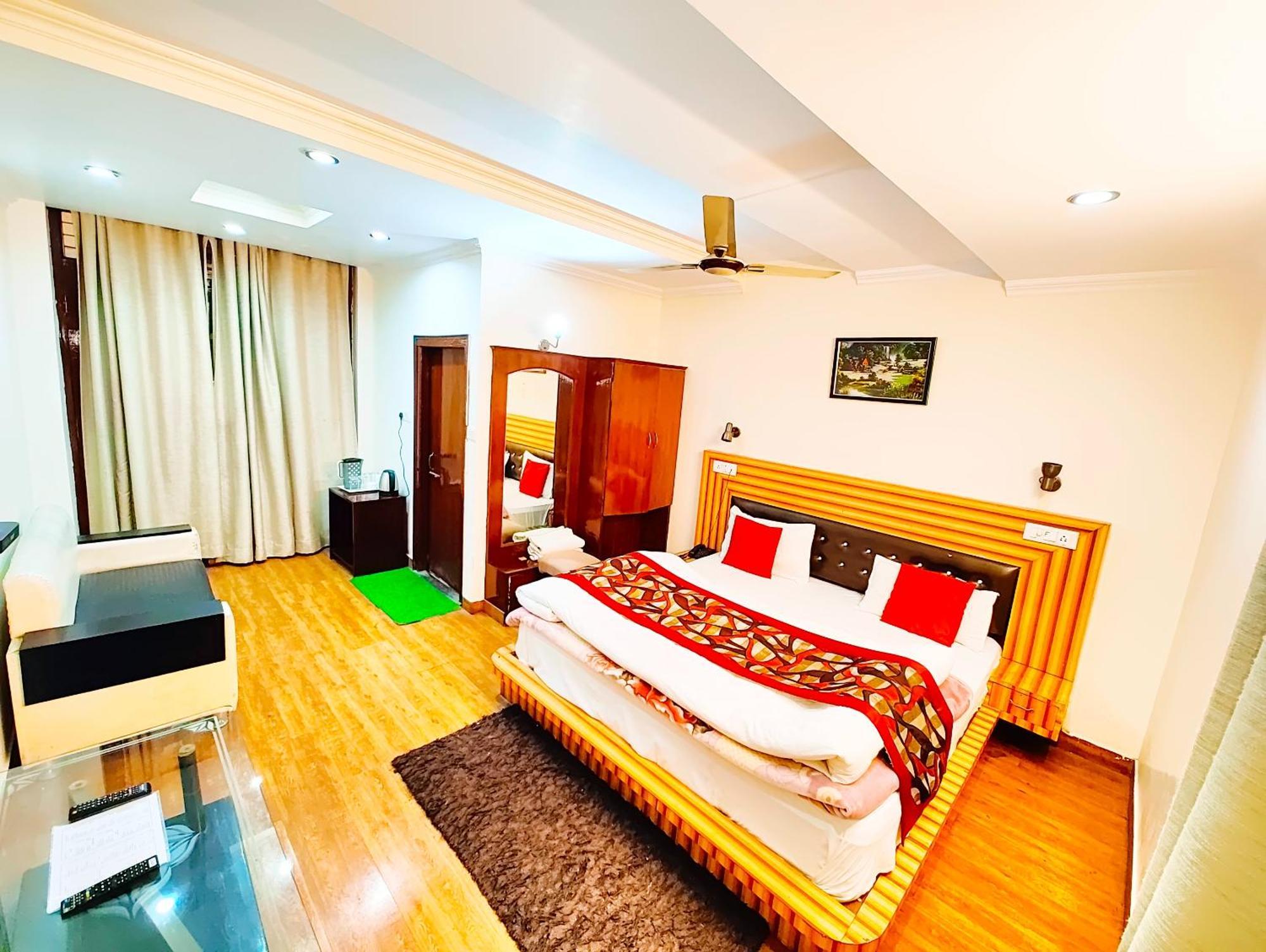 Nainii Moon - Walking Distance From Mall Road And Naini With Lift - Wifi - Restaurant And Parking Facilities Available - Luxury In Hotel 3*